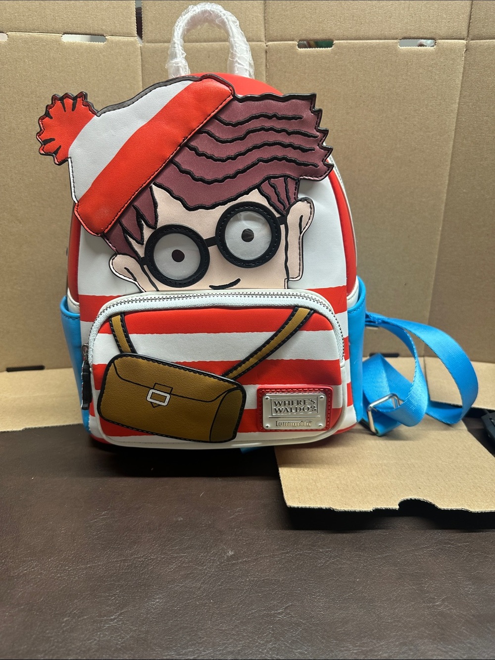 Loungefly Where’s Waldo hard tag